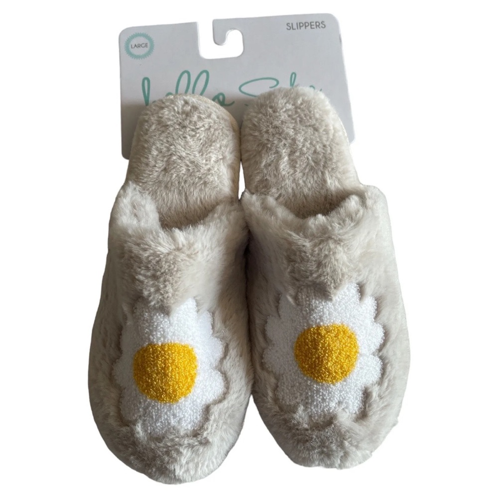 🌹NWT Women’s Slippers Size L 8/9 Cream Daisy HELLO SOHO